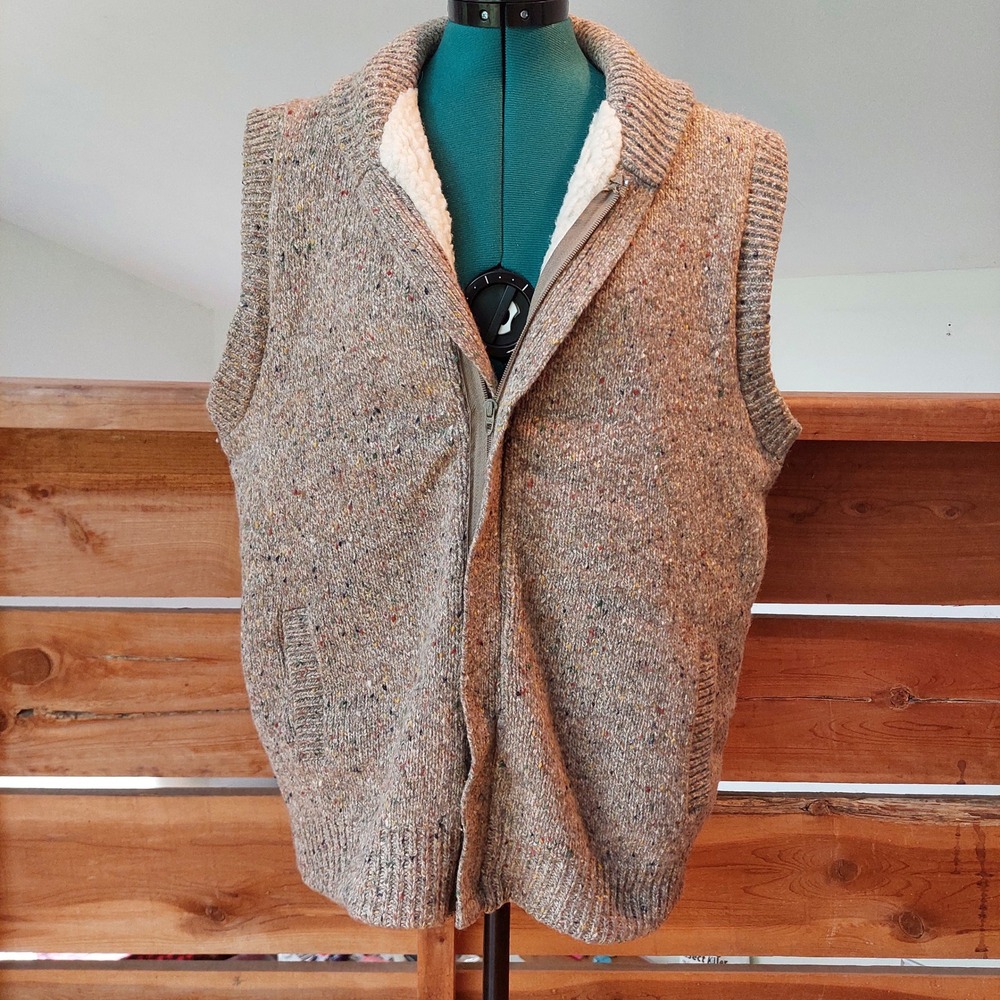 Vintage 100% Virgin Wool Pendleton outdoor light brown full zip up sweater vest.